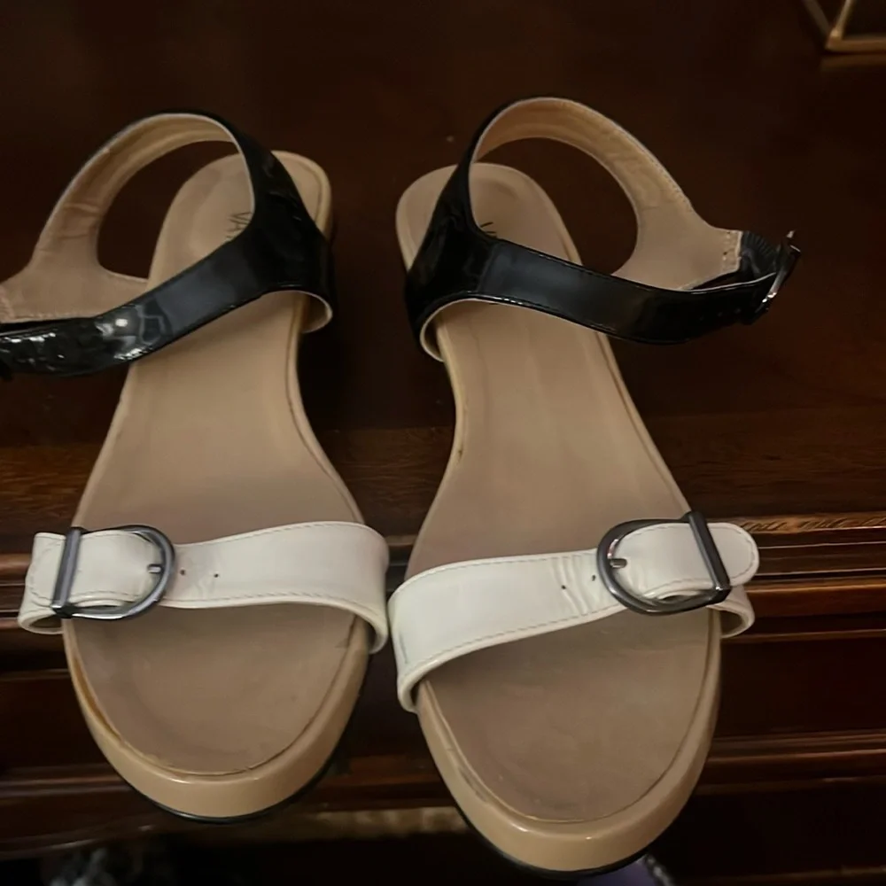 Vaneli sandals - Picture 1 of 5